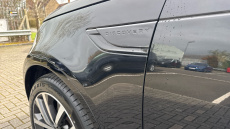 Land Rover Discovery 3.0 D300 R-Dynamic SE 5dr Auto Diesel Station Wagon